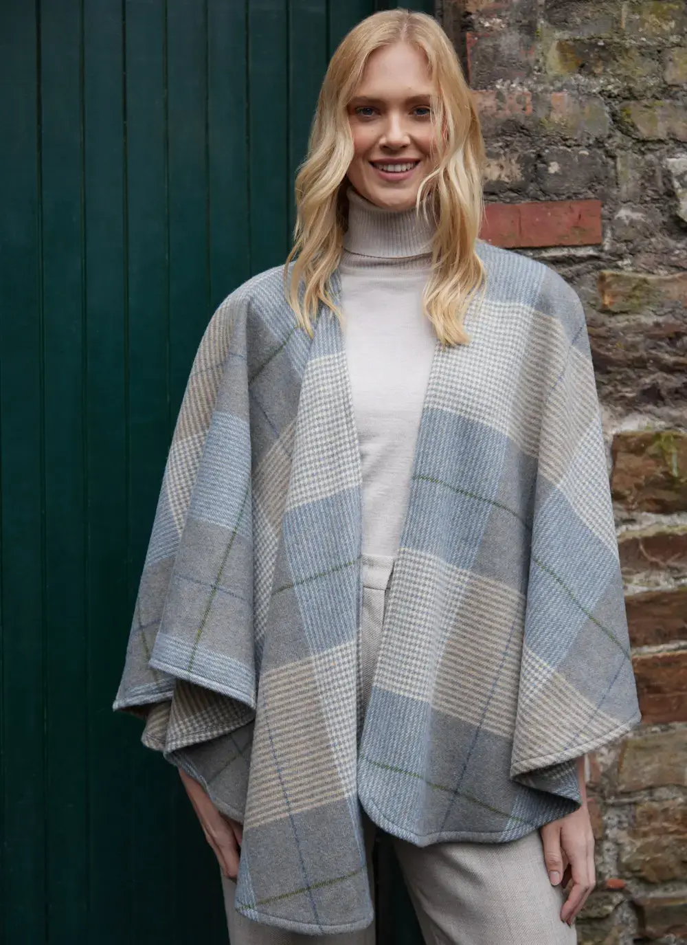 Sue Lambswool Cape